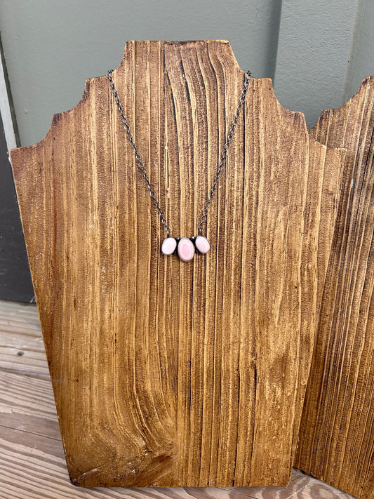 Authentic Navajo Pink Conch 3 Stone Necklace